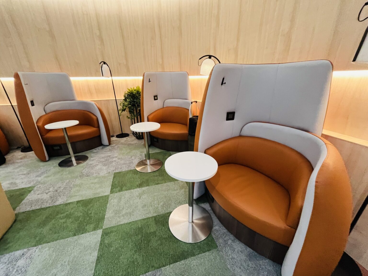 Review: EVA Air Business Class Lounge Taipei Terminal 2