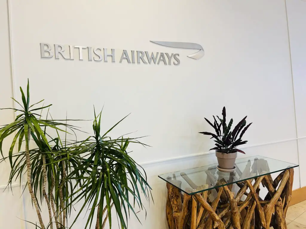 Review British Airways Lounge Seattle Airport (SEA) For Finnair Business Class