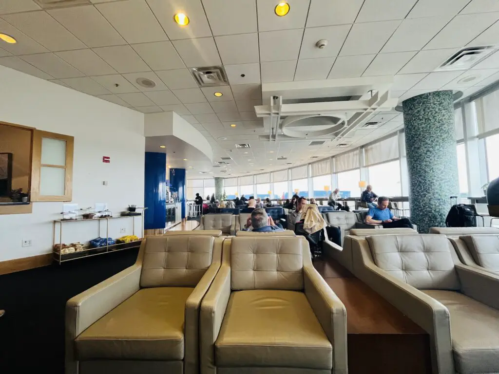 Review British Airways Lounge Seattle Airport (SEA) For Finnair Business Class