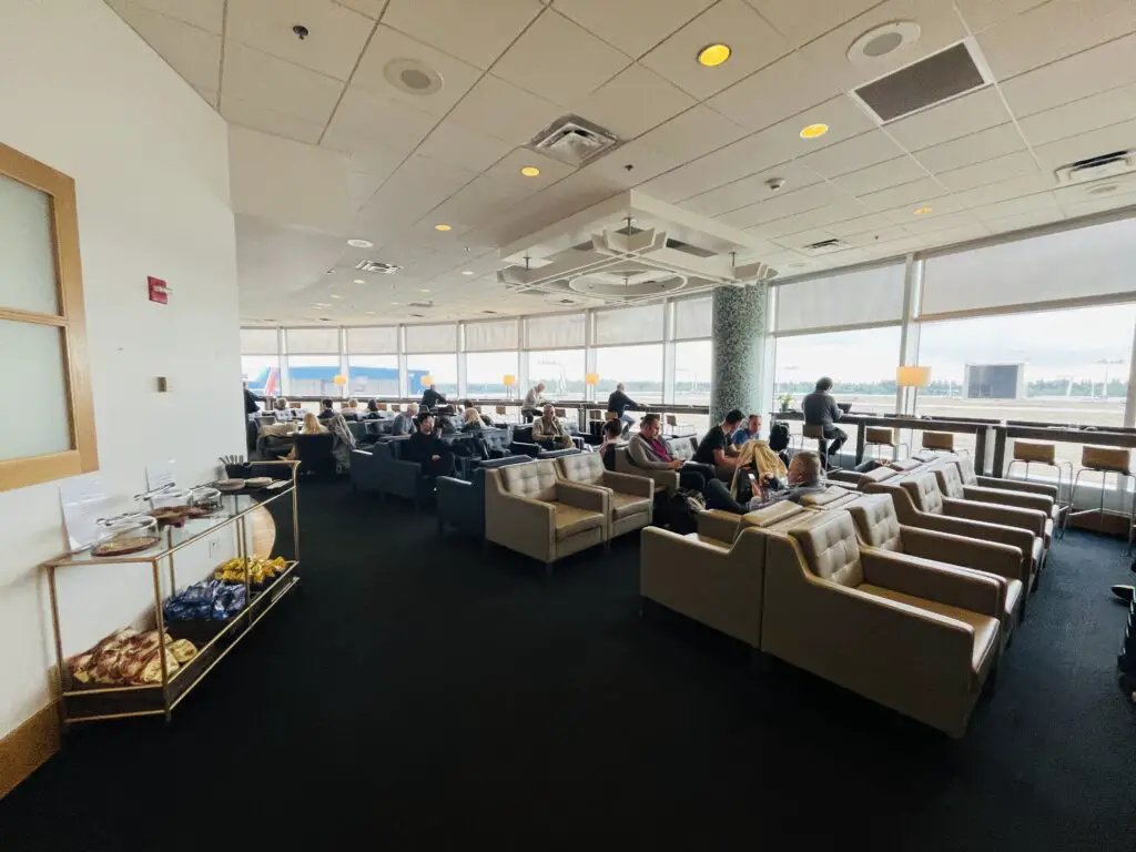 Review British Airways Lounge Seattle Airport (SEA) For Finnair Business Class