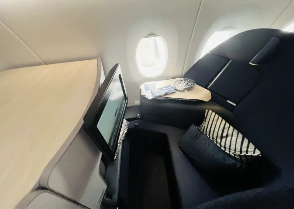 Review Finnair AY34 Non-Reclining Business Class A350 Seattle (SEA) to Helsinki (HEL)