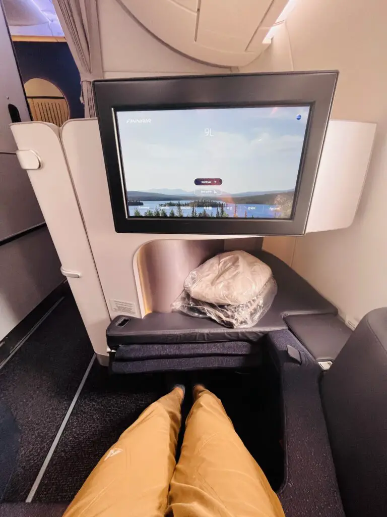 Review Finnair AY34 Non-Reclining Business Class A350 Seattle (SEA) to Helsinki (HEL)