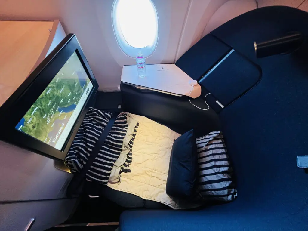 Review Finnair AY34 Non-Reclining Business Class A350 Seattle (SEA) to Helsinki (HEL)